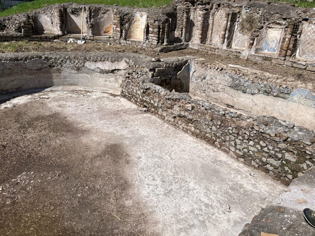 LA VILLA E LE TERME DI VIA CARCIANO [INTRA OPERAM]