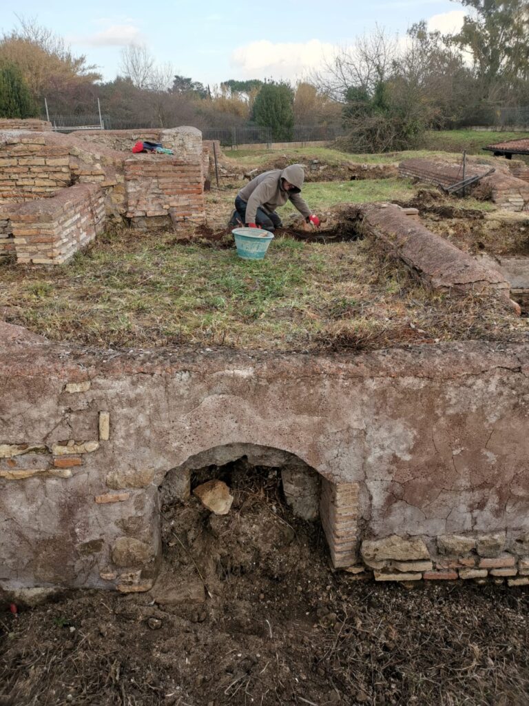 VILLA AL CIMITERO DI PRIMA PORTA [INTRA OPERAM]