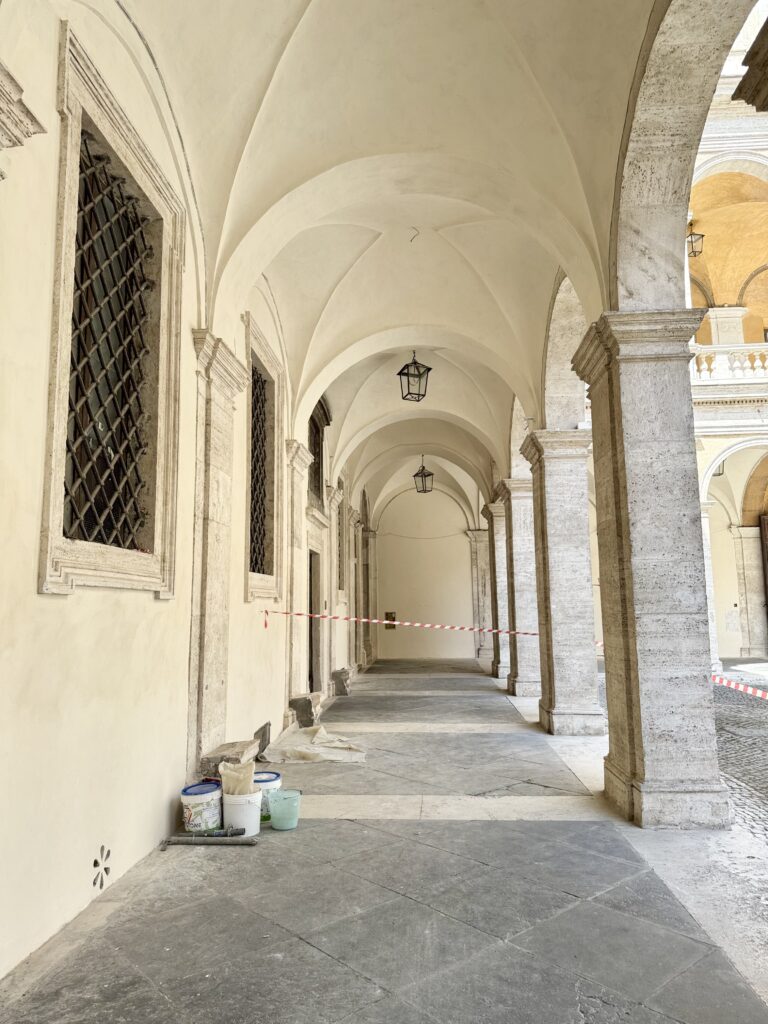 COMPLESSO DI SANT’IVO ALLA SAPIENZA — CORTILE INTERNO[INTRA OPERAM]