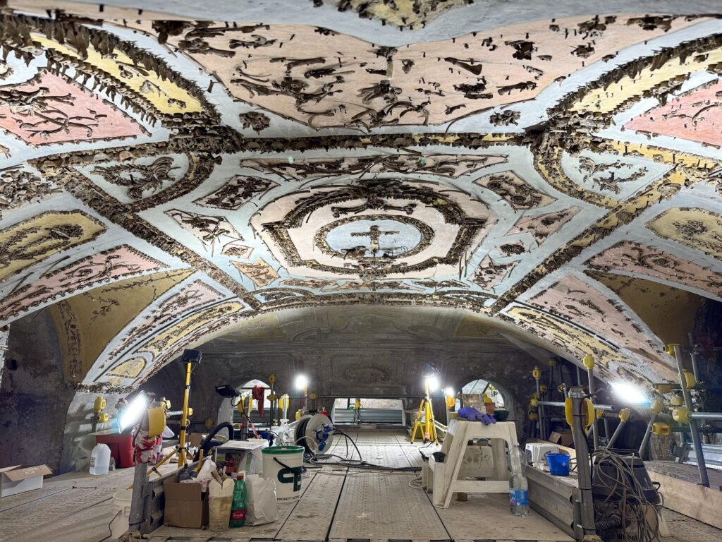 CHIESA DELLE SACRE STIMMATE DI SAN FRANCESCO — CRIPTA [INTRA OPERAM]