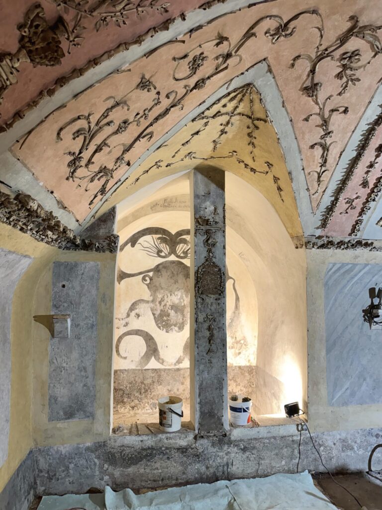 CHIESA DELLE SACRE STIMMATE DI SAN FRANCESCO — CRIPTA [INTRA OPERAM]