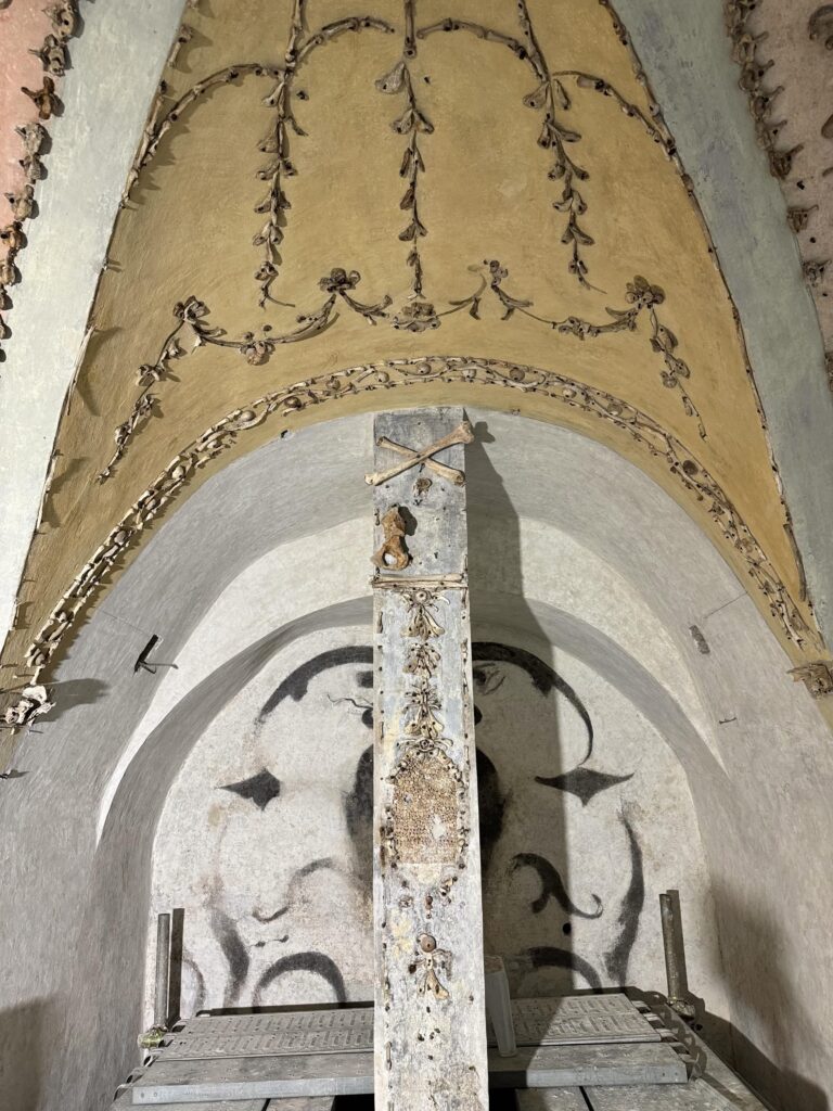 CHIESA DELLE SACRE STIMMATE DI SAN FRANCESCO — CRIPTA [INTRA OPERAM]