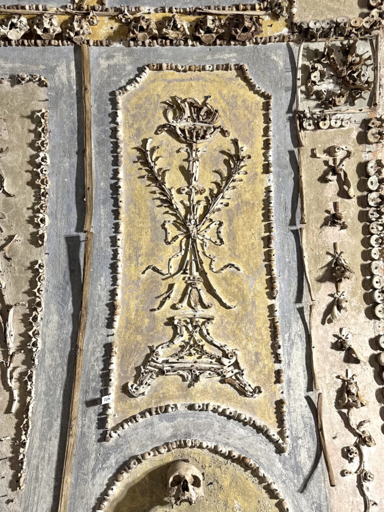 CHIESA DELLE SACRE STIMMATE DI SAN FRANCESCO — CRIPTA [ANTE OPERAM]