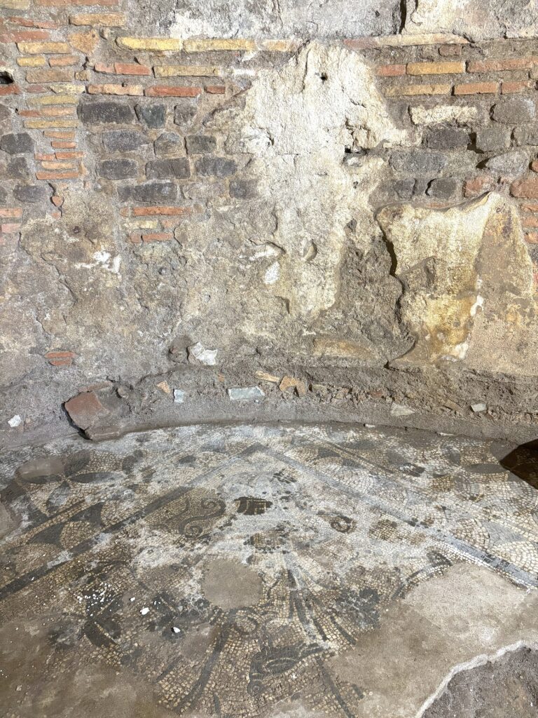 NINFEO DELLA LUCCHINA, AULA CIRCOLARE [ANTE OPERAM]